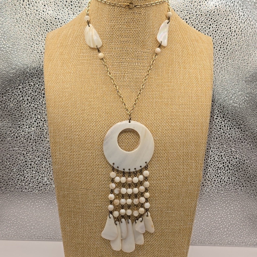 Vintage Mother Of Pearl Circle Pendant Shell Fringe Necklace